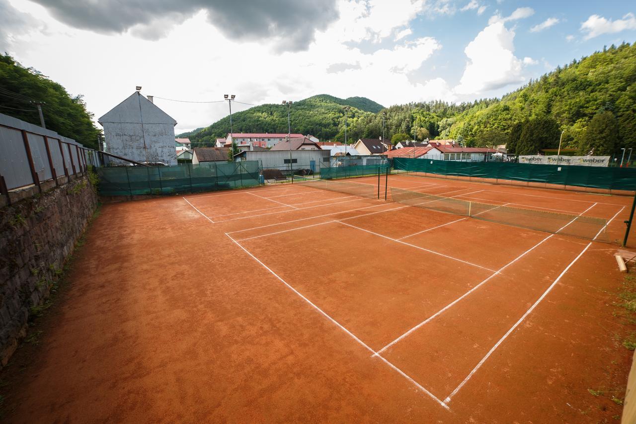 Banská Štiavnica Hotel Daro מראה חיצוני תמונה